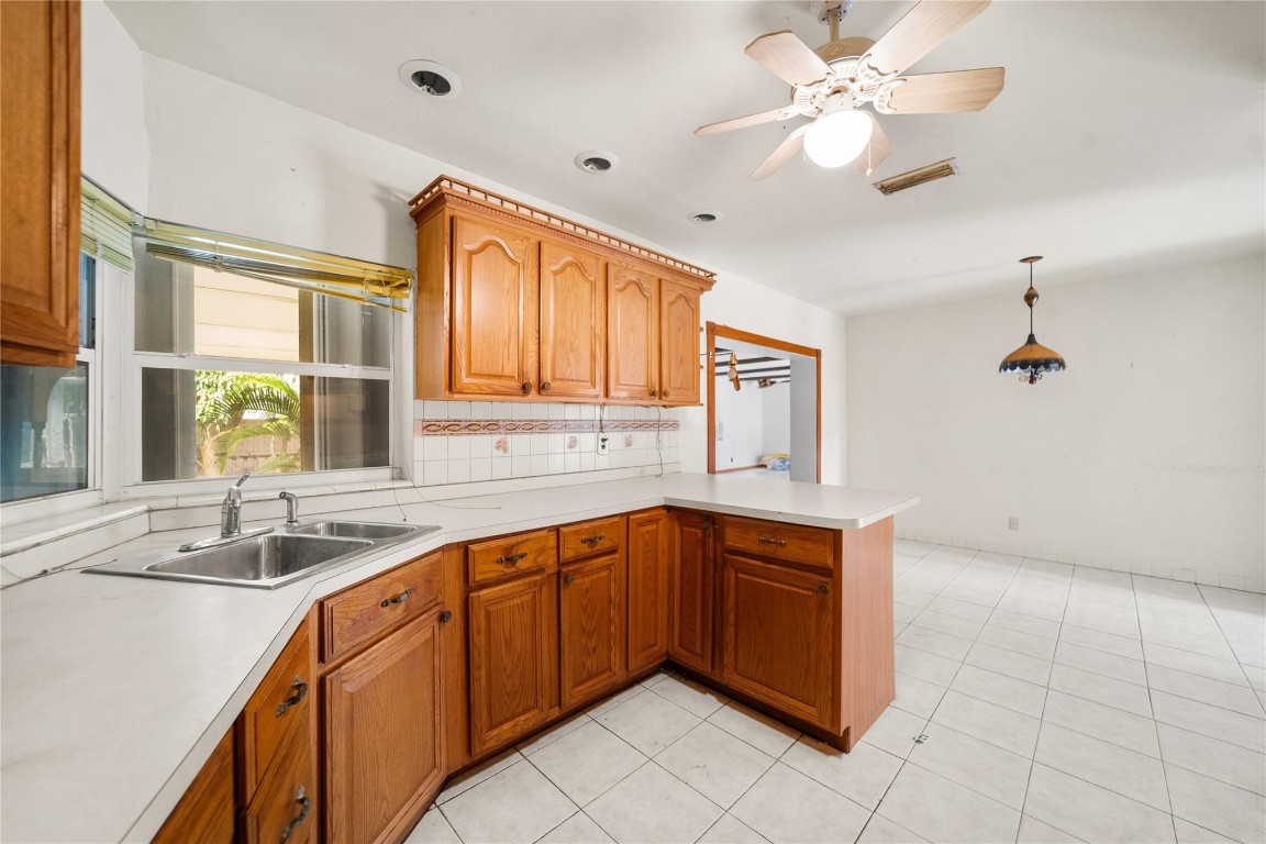 2741 NE 30th Fort Lauderdale, FL 33306