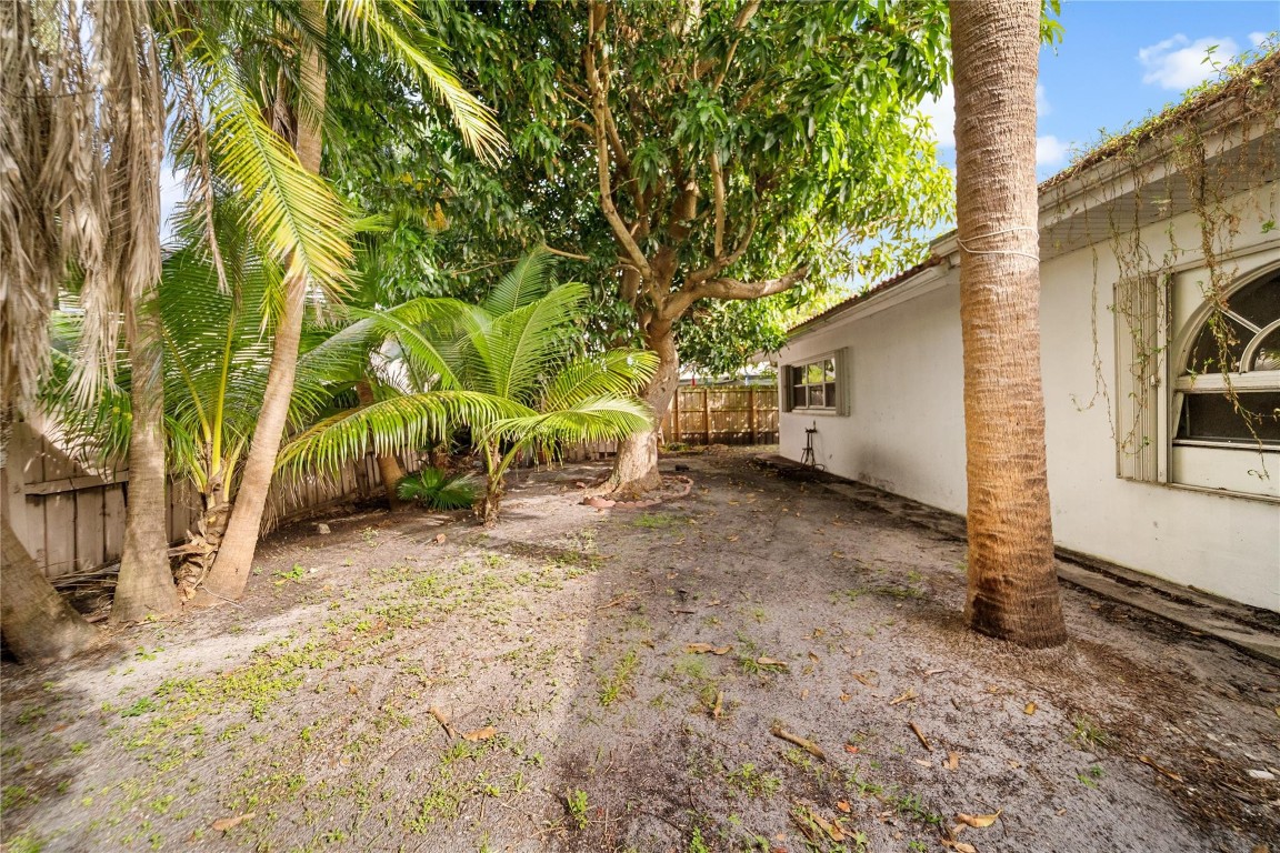 2741 NE 30th Fort Lauderdale, FL 33306