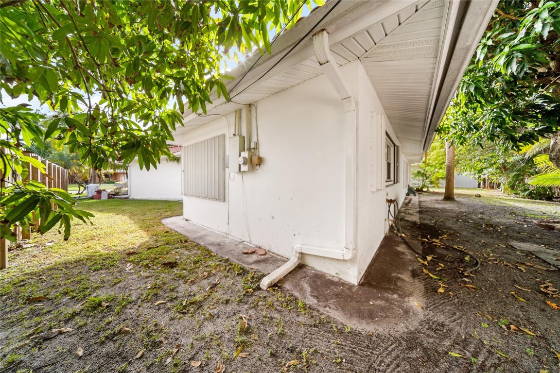 2741 NE 30th Fort Lauderdale, FL 33306