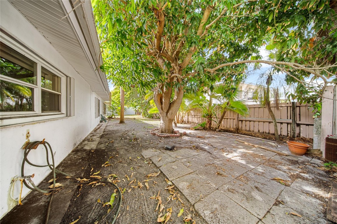 2741 NE 30th Fort Lauderdale, FL 33306