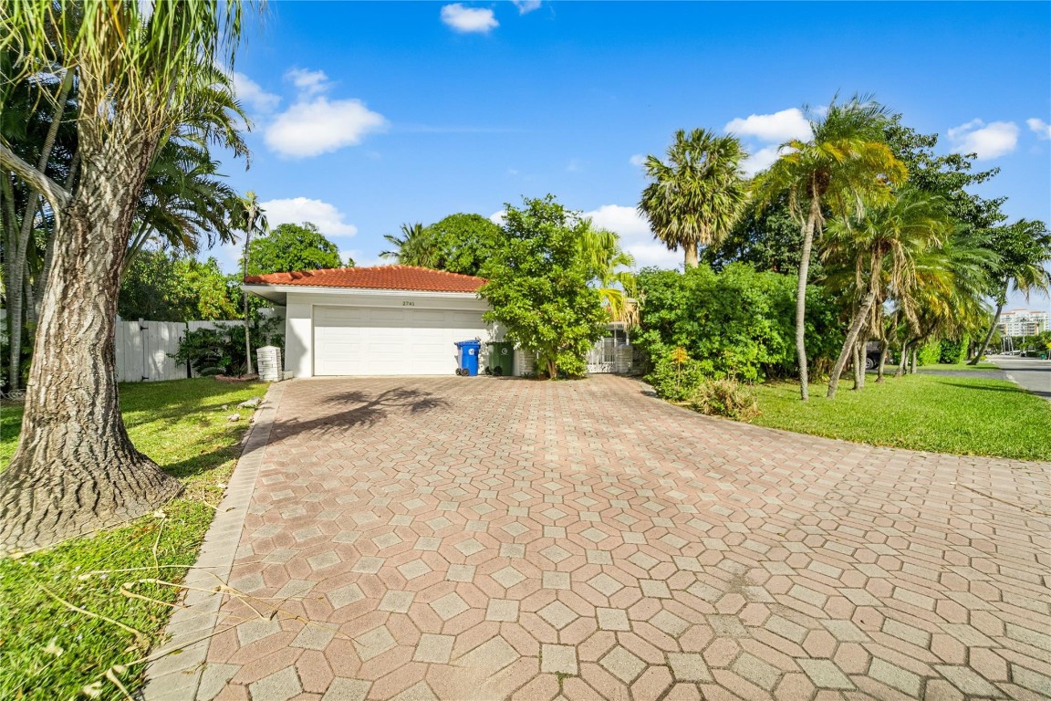 2741 NE 30th Fort Lauderdale, FL 33306
