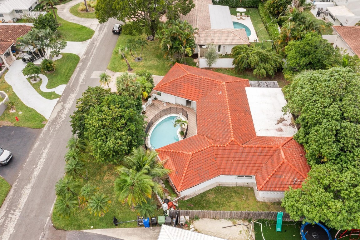 2741 NE 30th Fort Lauderdale, FL 33306