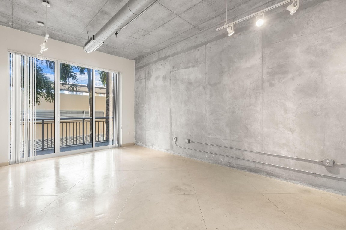 2001 Biscayne #2303 Miami, FL 33137