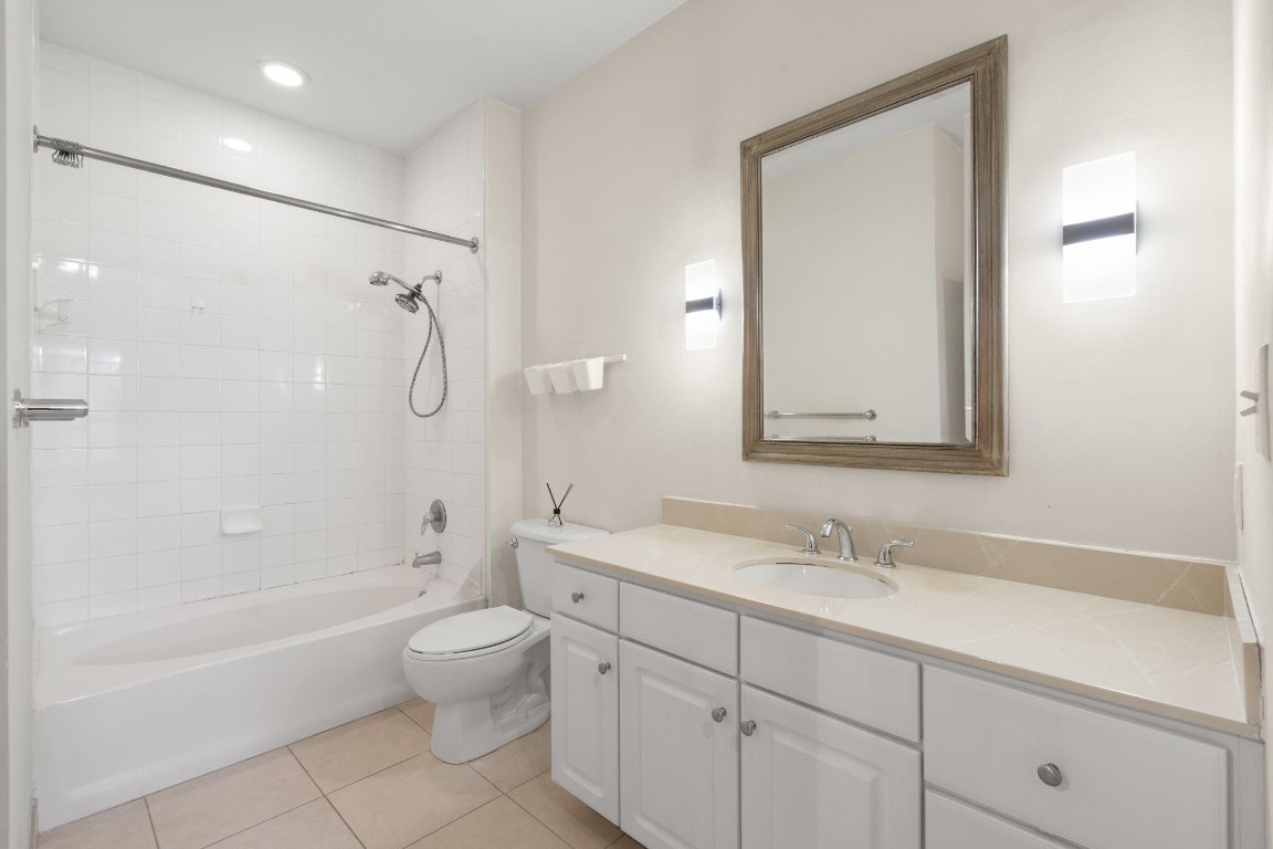 2001 Biscayne #2303 Miami, FL 33137