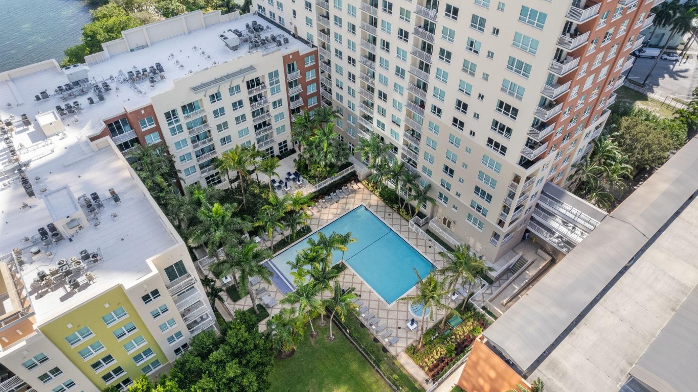 2001 Biscayne #2303 Miami, FL 33137