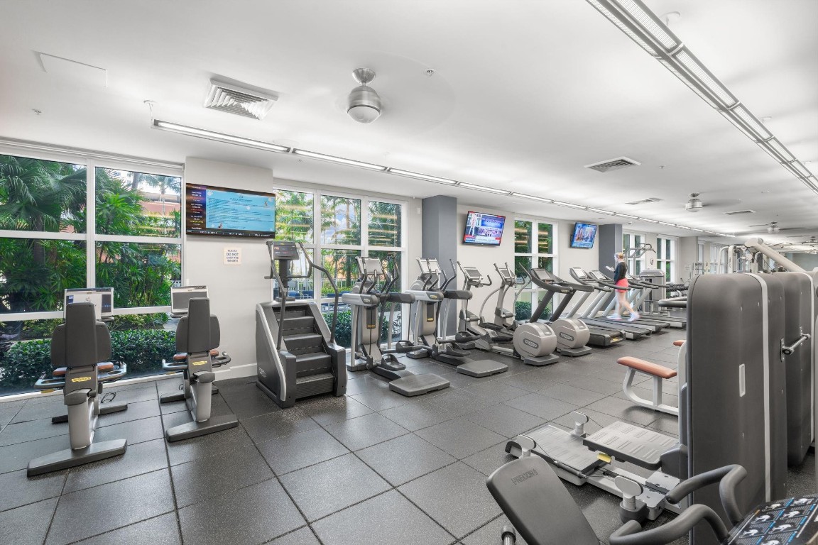 2001 Biscayne #2303 Miami, FL 33137