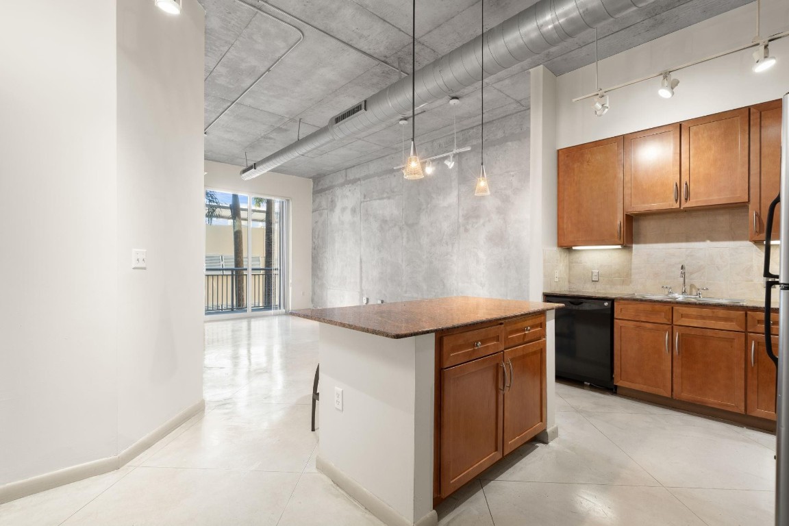 2001 Biscayne #2303 Miami, FL 33137