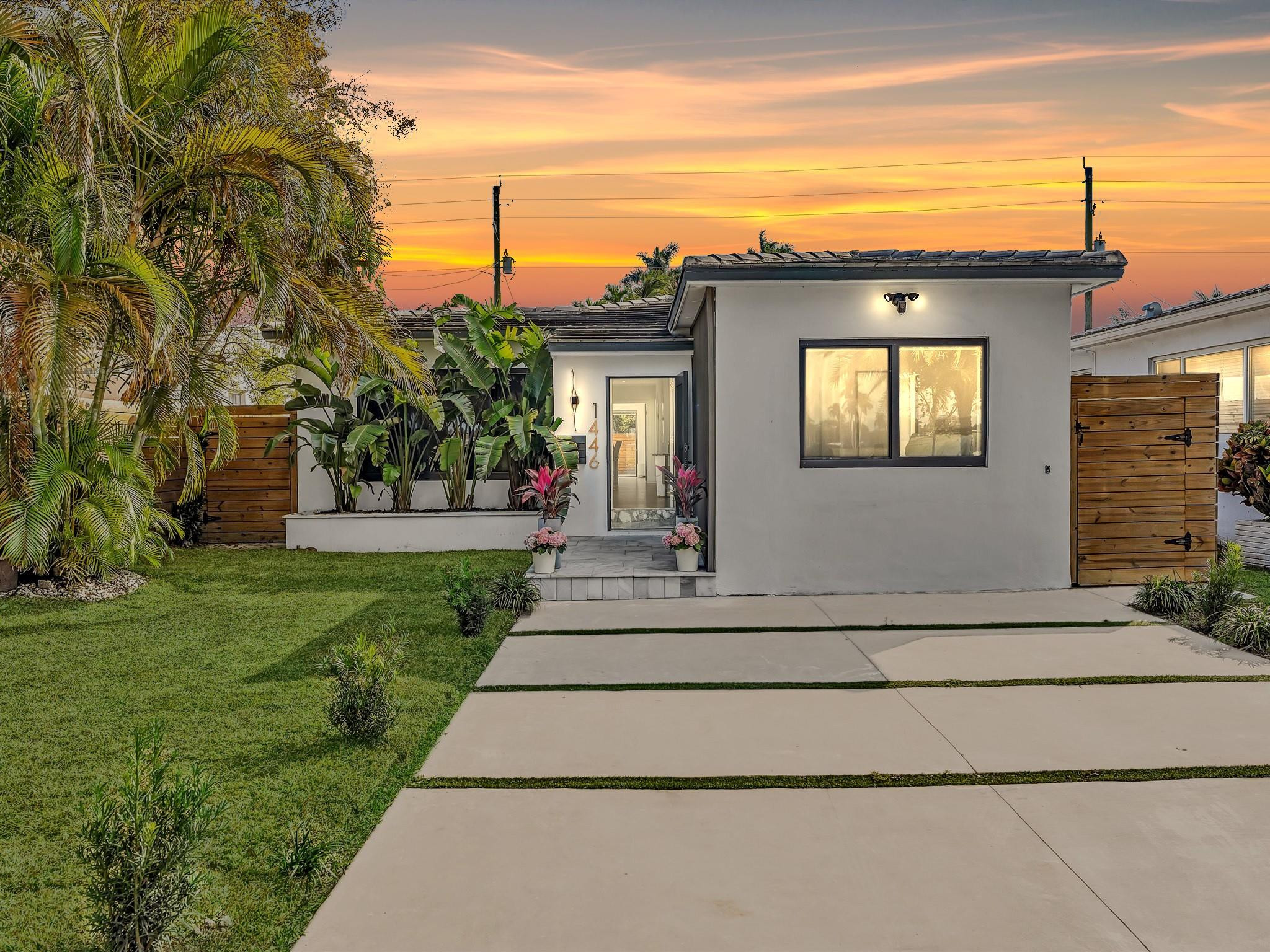 1446 Polk Hollywood, FL 33020