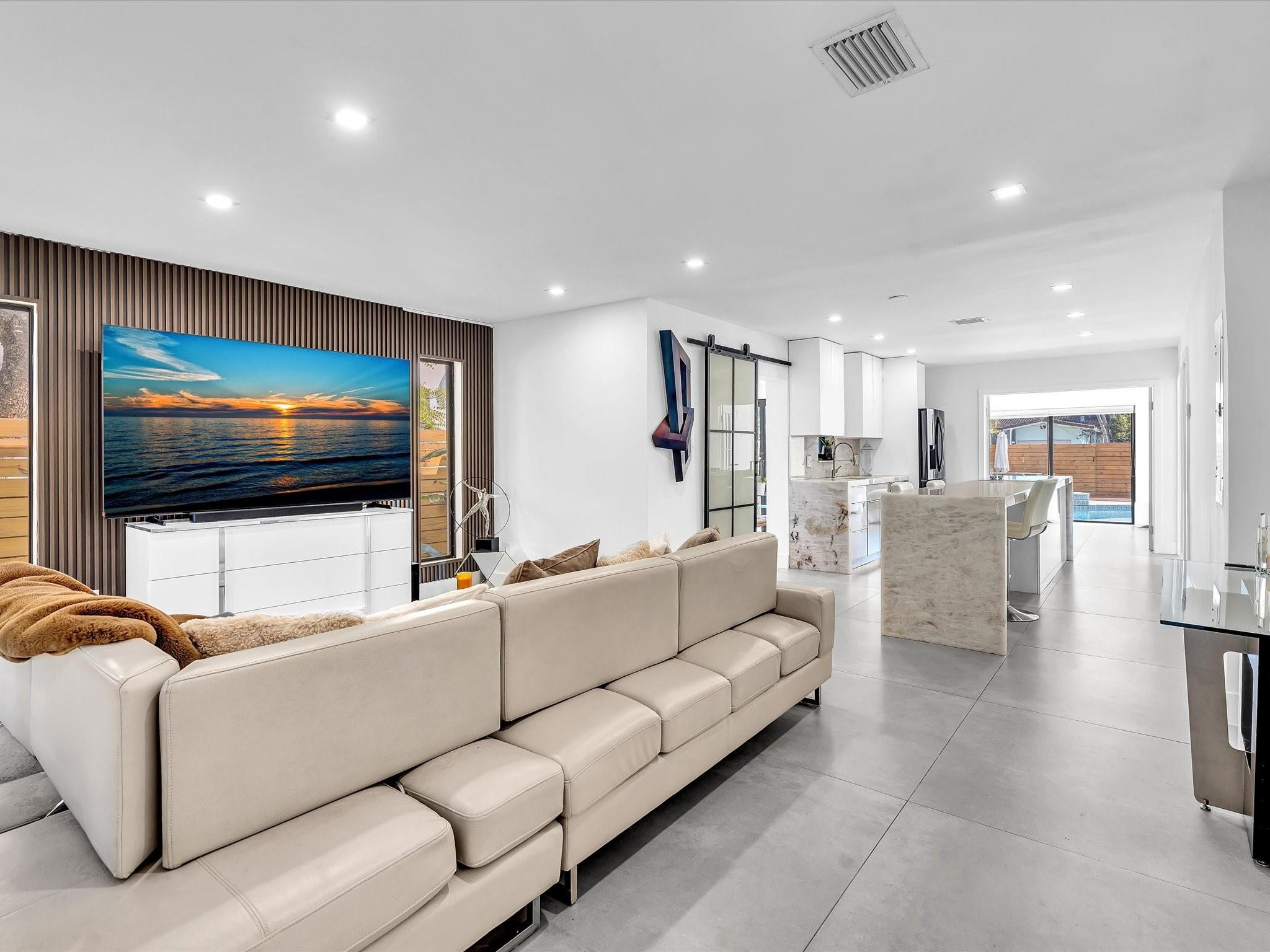 1446 Polk Hollywood, FL 33020