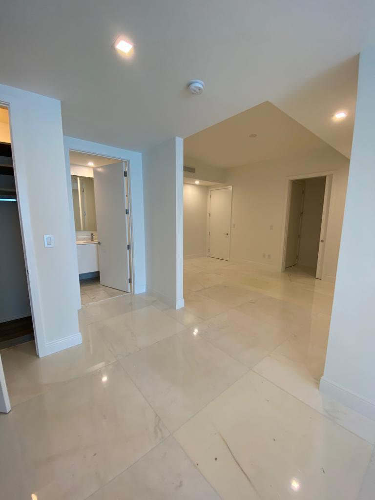 10201 Collins Ave #202,Bal Harbour, FL 33154