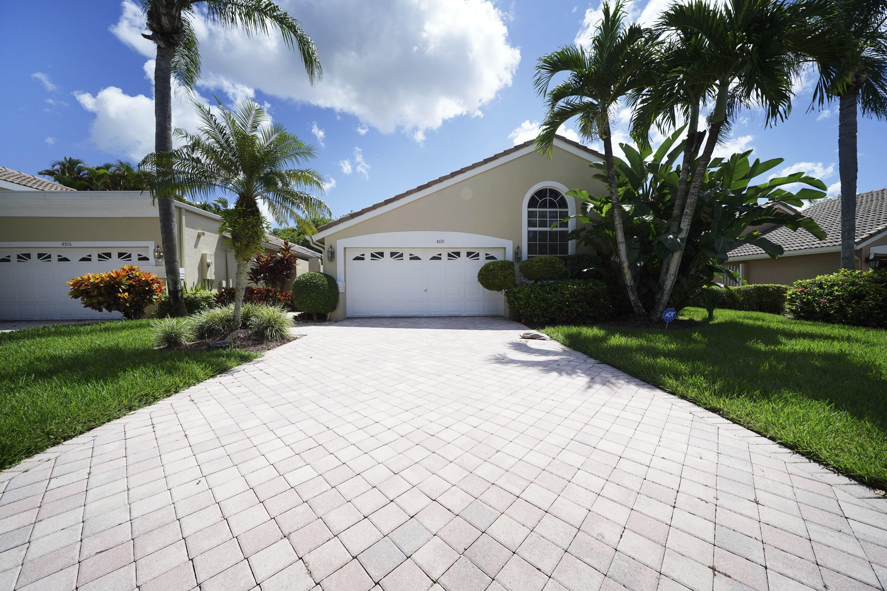 4710 Carlton Golf Dr