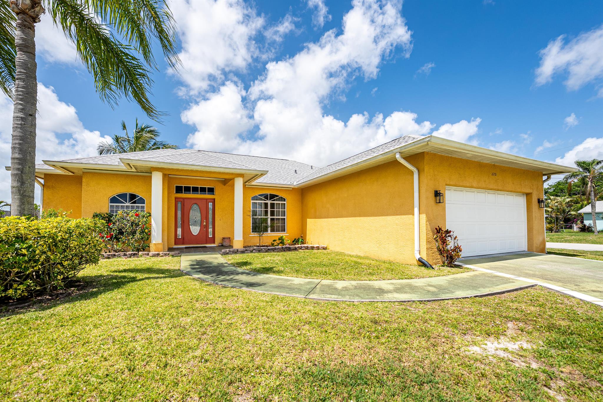 220 SE Verada Ave