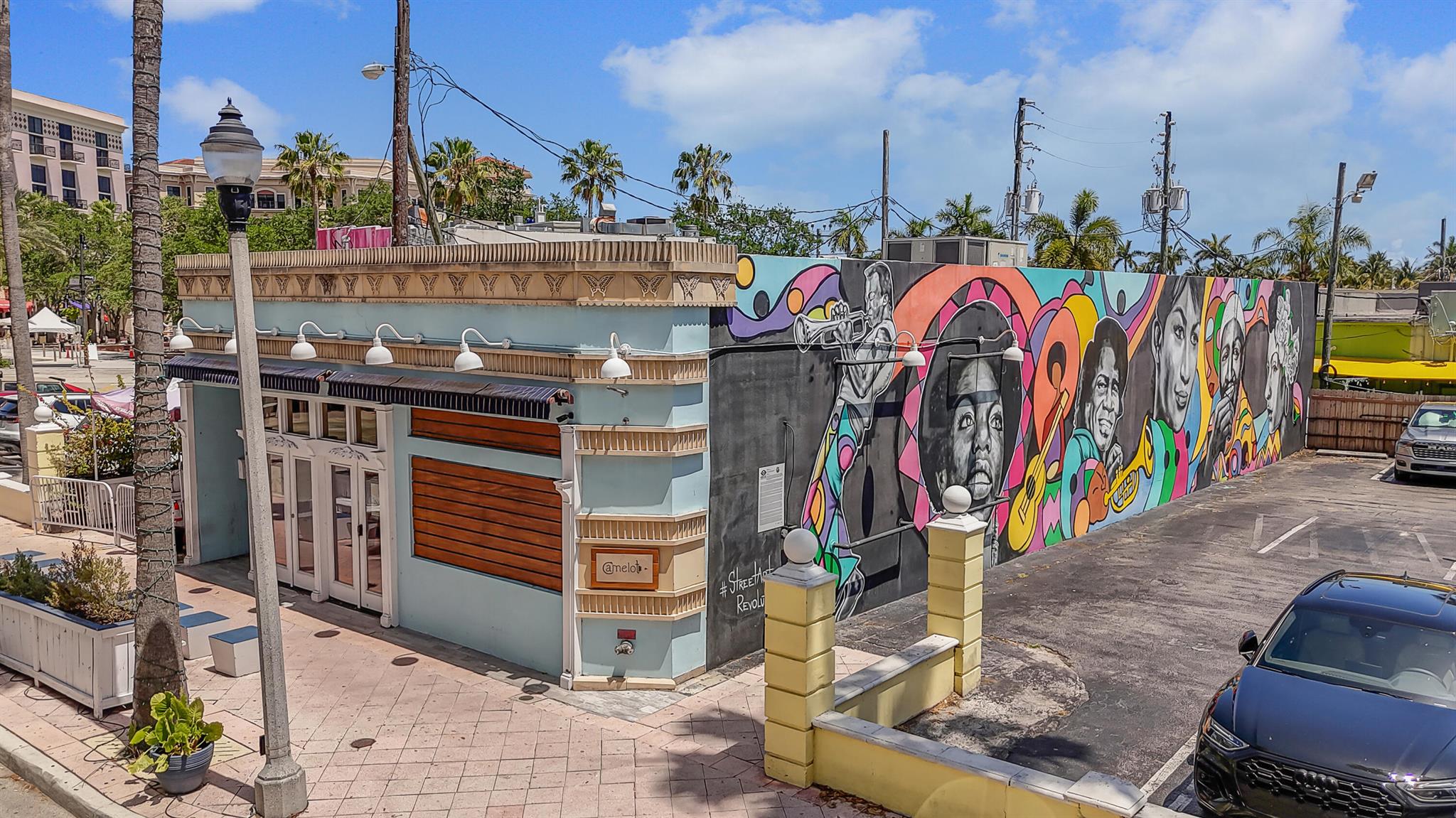 114 S Narcissus Ave