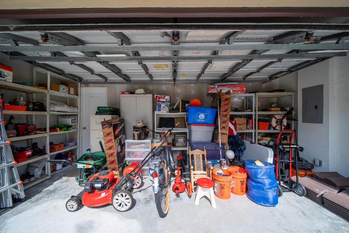 370 SW 203rd Pembroke Pines, FL 33029