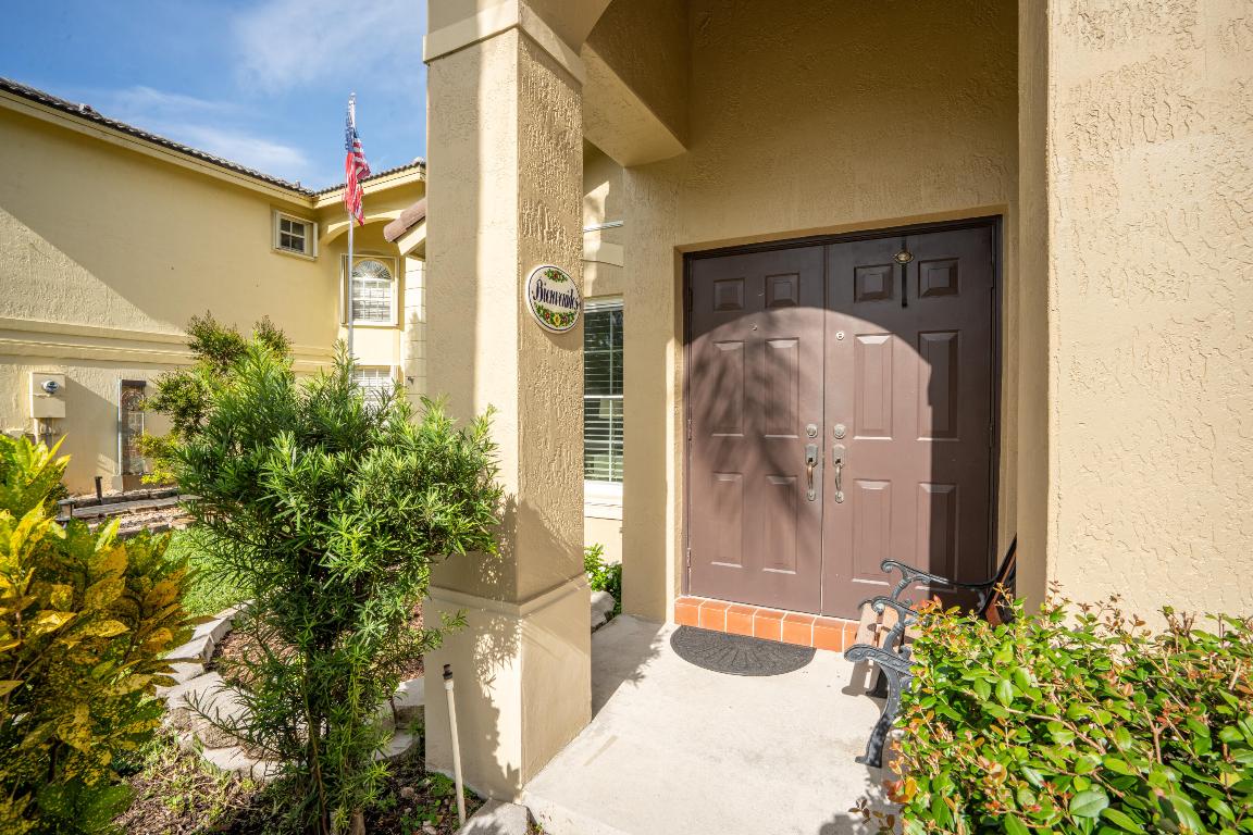 370 SW 203rd Pembroke Pines, FL 33029