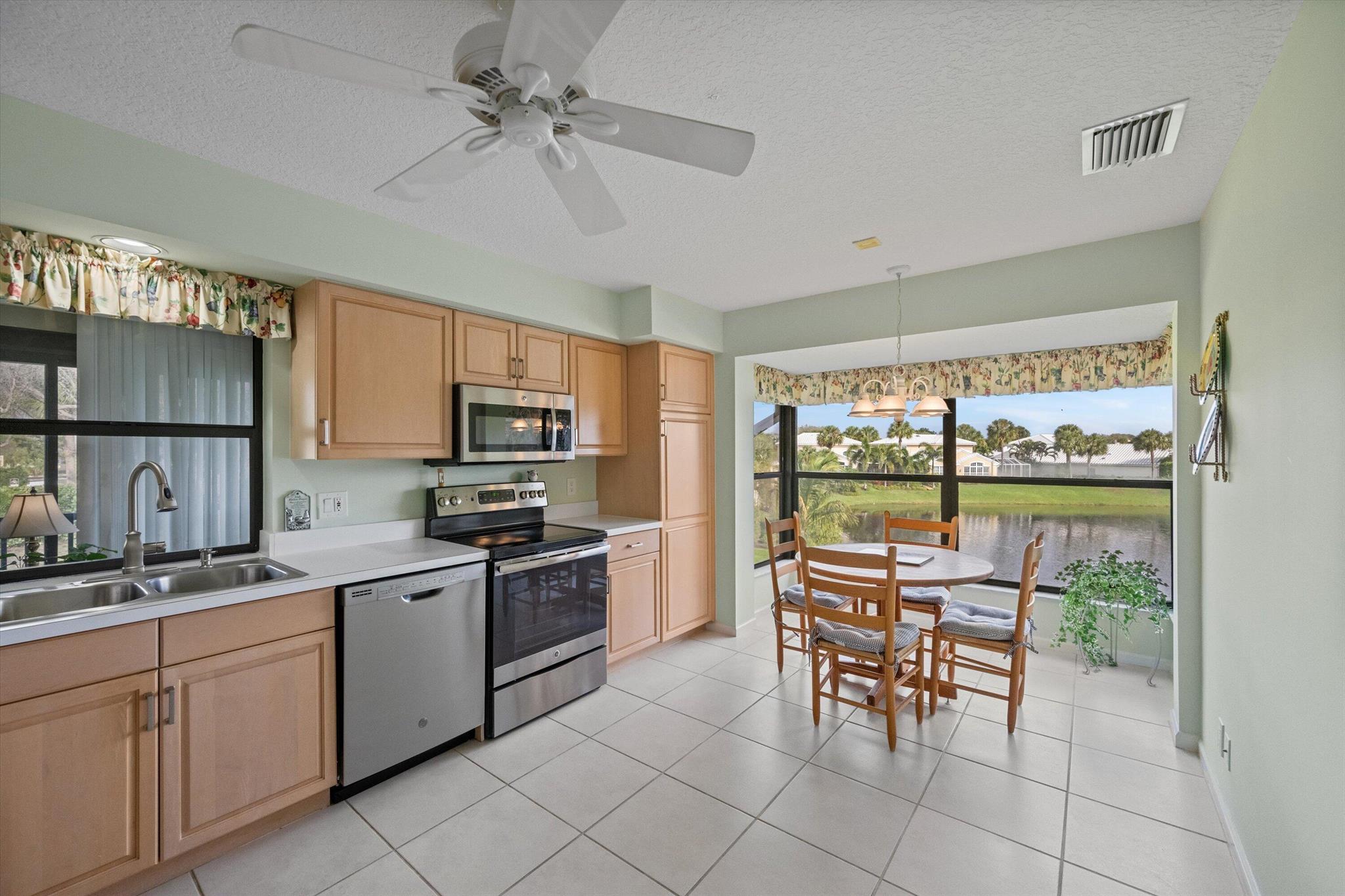 3971 Schooner Pointe Dr #201 Jupiter, FL 33477