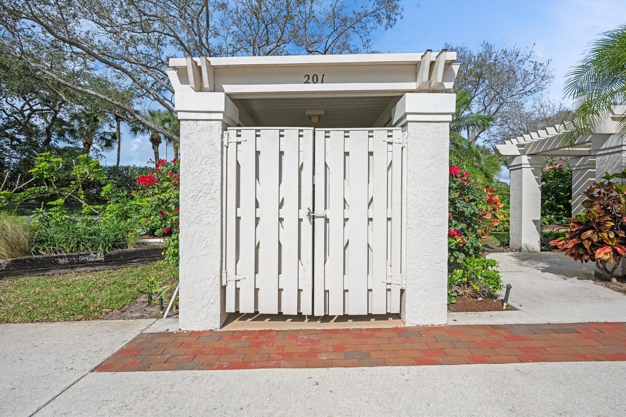 3971 Schooner Pointe Dr #201 Jupiter, FL 33477