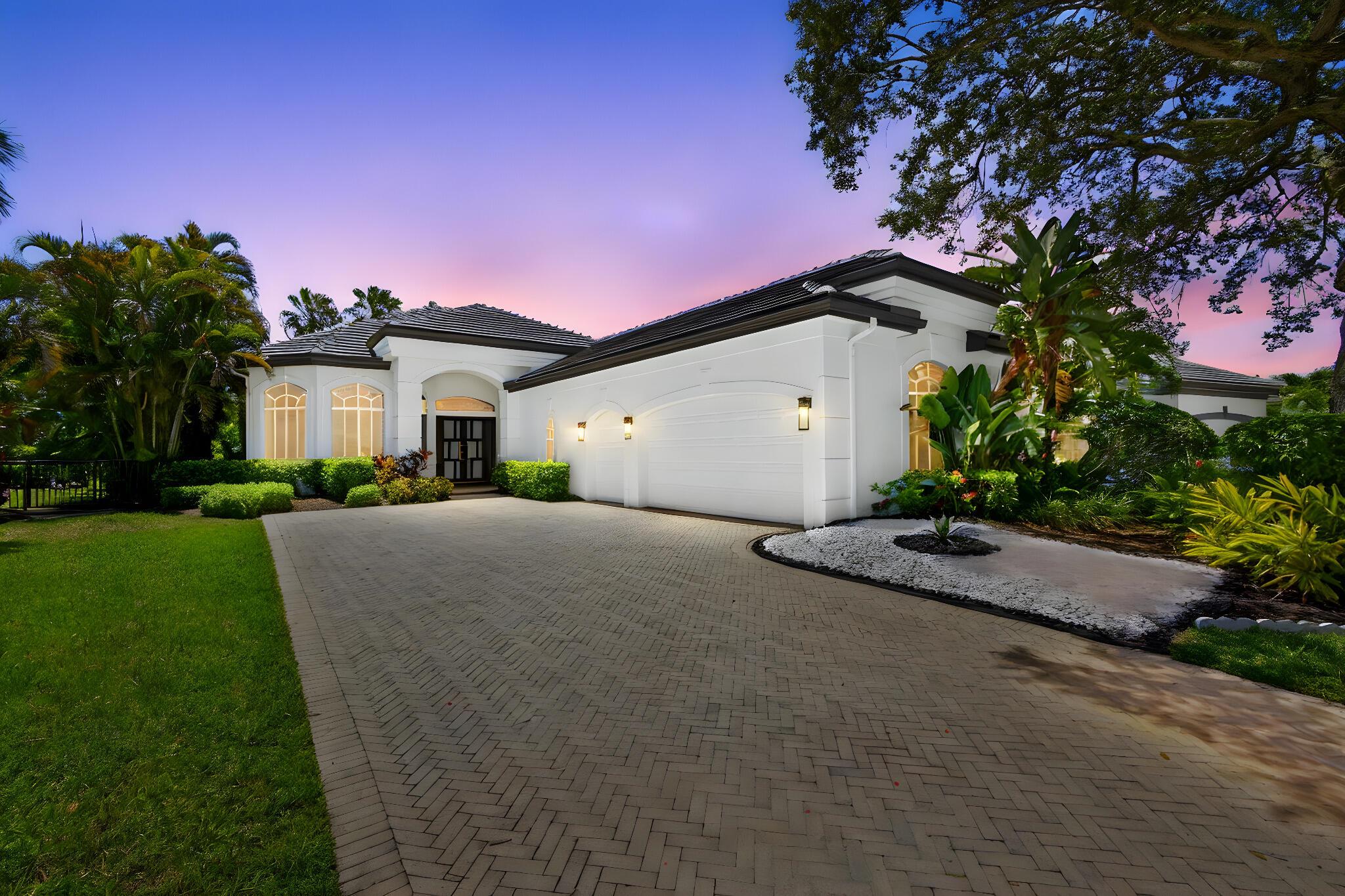 6778 Oakmont Way