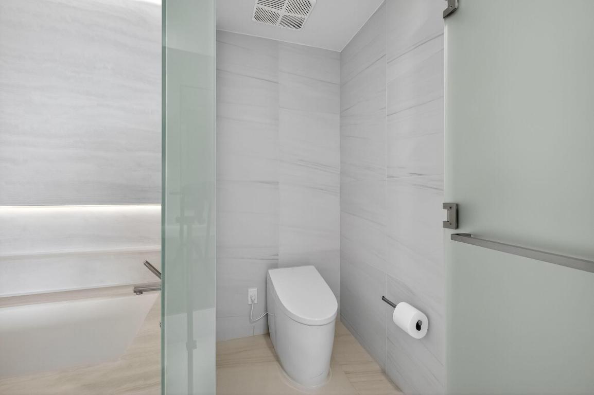 900 N Ocean Blvd #904 Pompano Beach, FL 33062