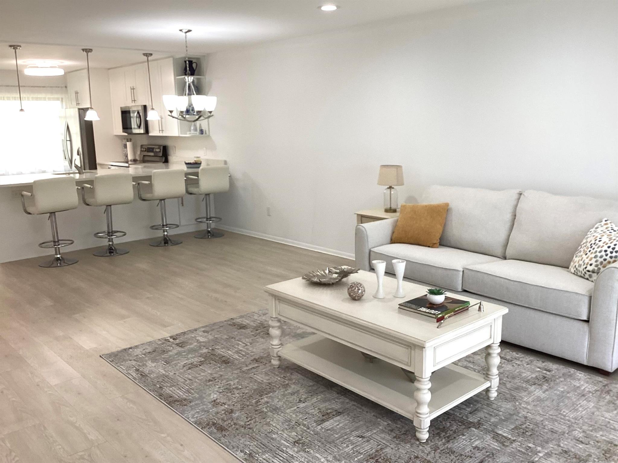 8315 Casa Del Lago #F