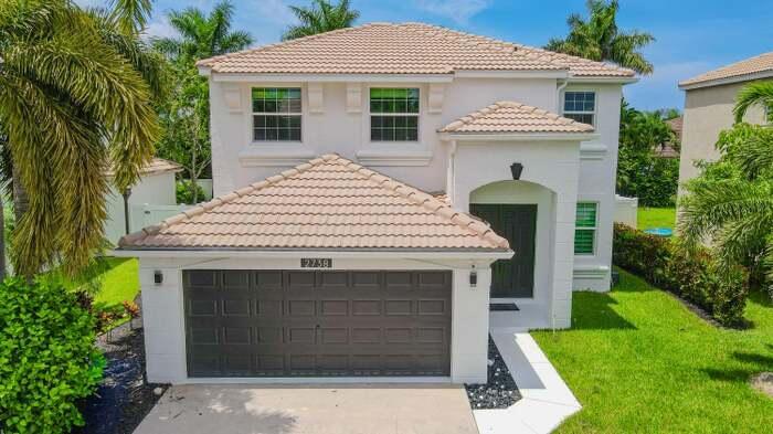 2738 Misty Oaks Cir Cir