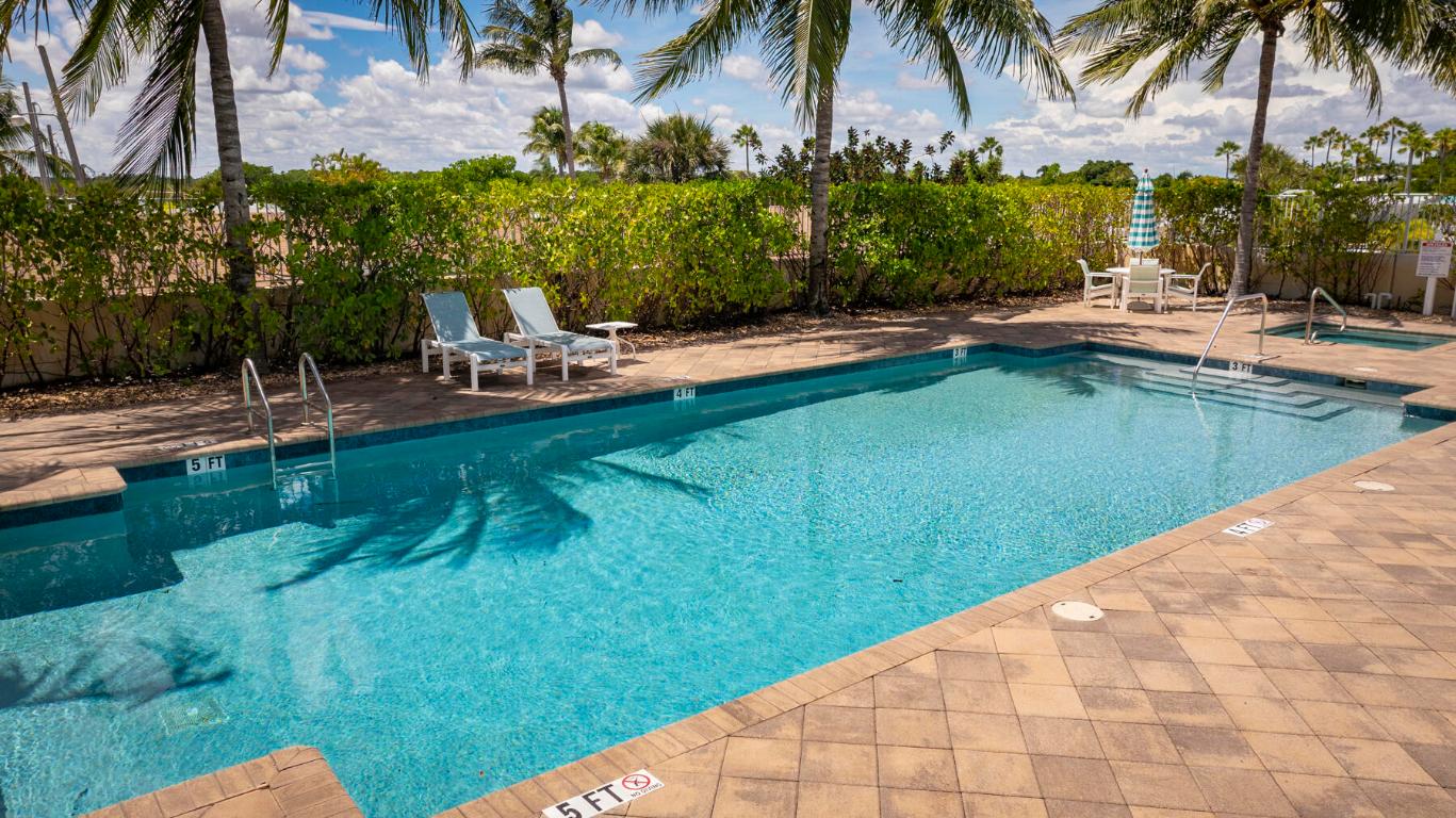 140 Ocean Breeze Juno Beach, FL 33408