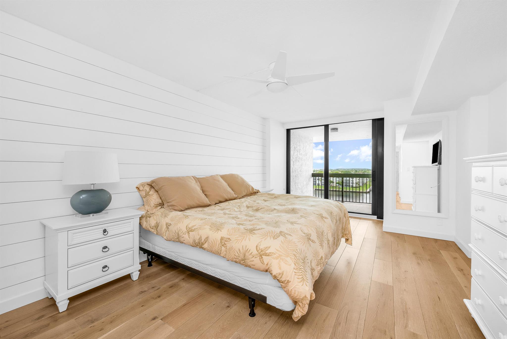 1155 Hillsboro Mile #602 Hillsboro Beach, FL 33062