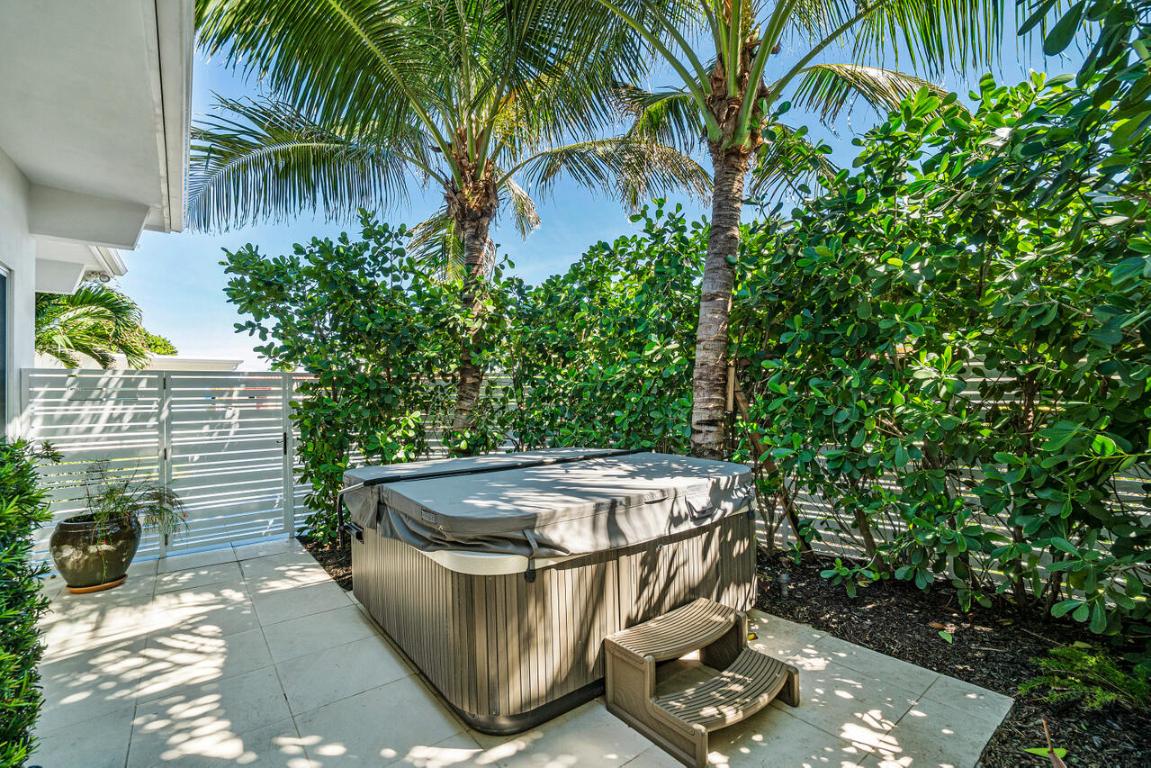 1212 Hillsboro Mile #Villa 10 Hillsboro Beach, FL 33062