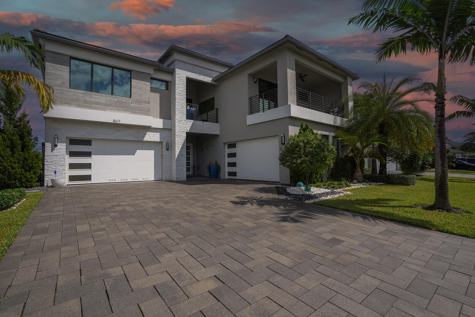 8611 Dearborn Riv Way