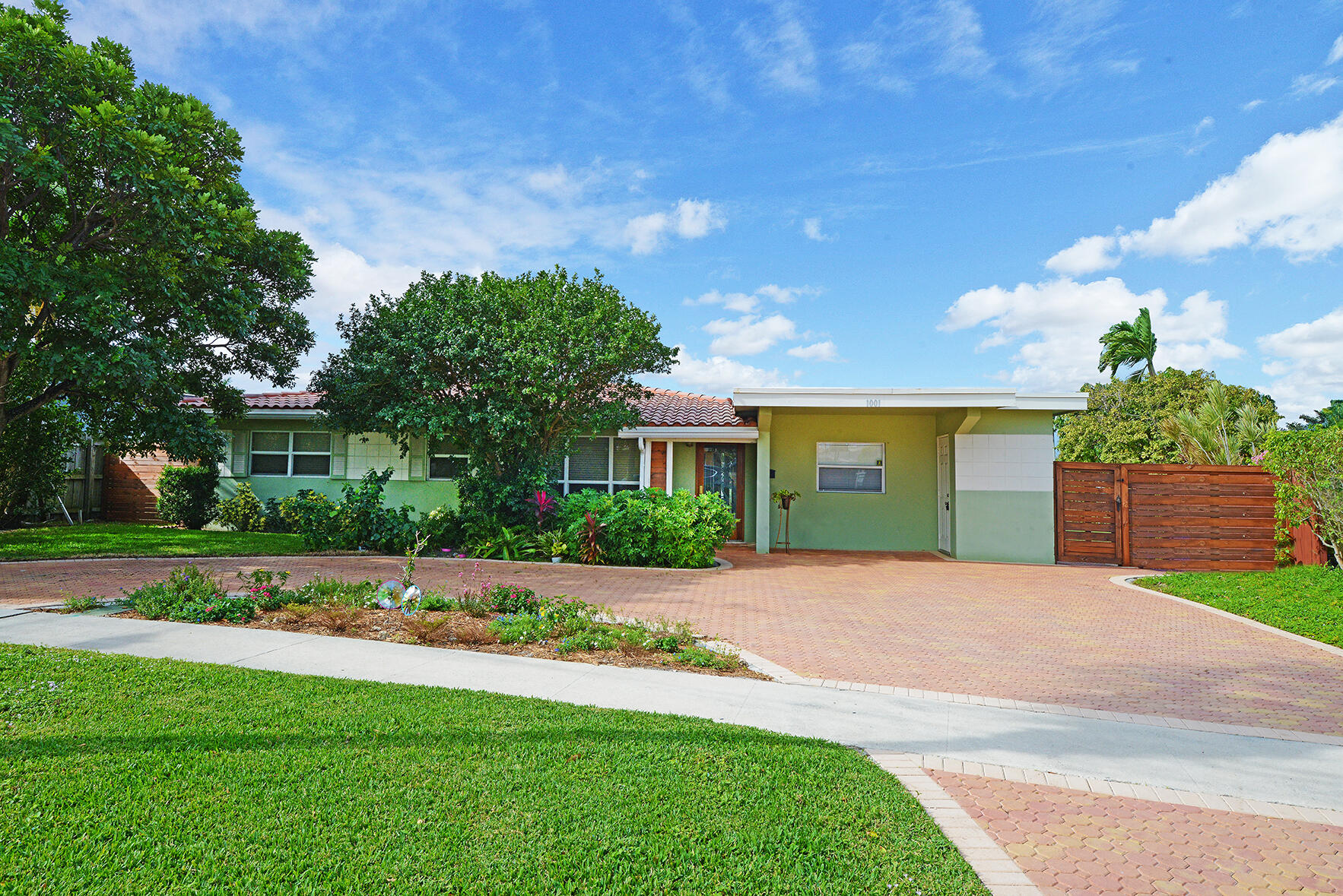 1001 SE 5th