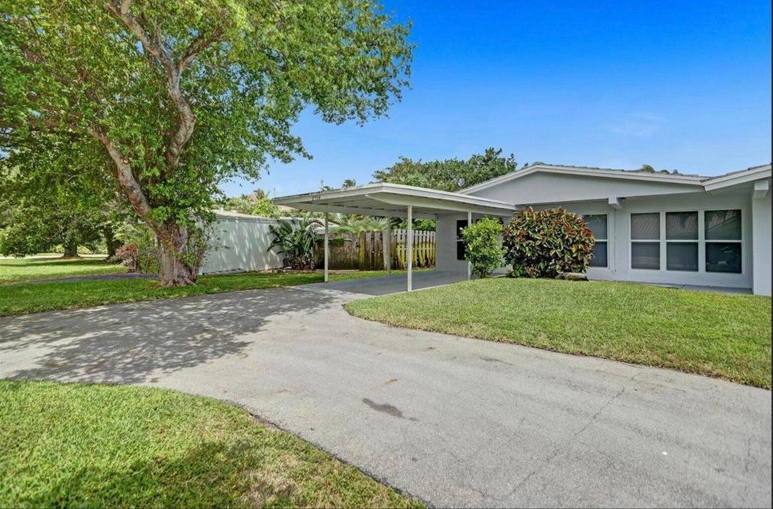 2719 NE 28th St Lighthouse Point, FL 33064