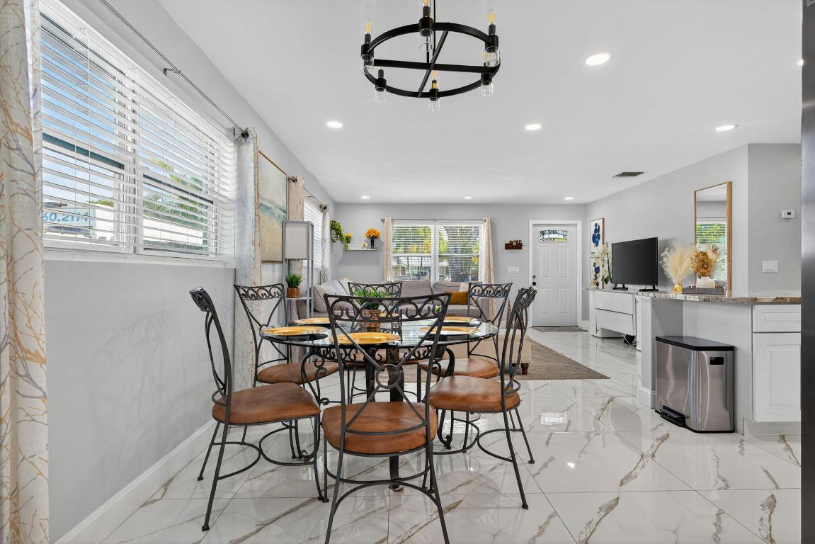 511 Iris Ave Palm Beach Gardens, FL 33410