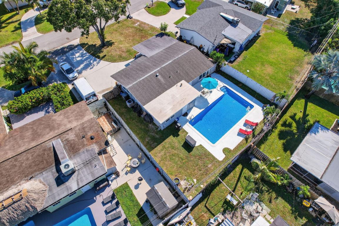 511 Iris Ave Palm Beach Gardens, FL 33410