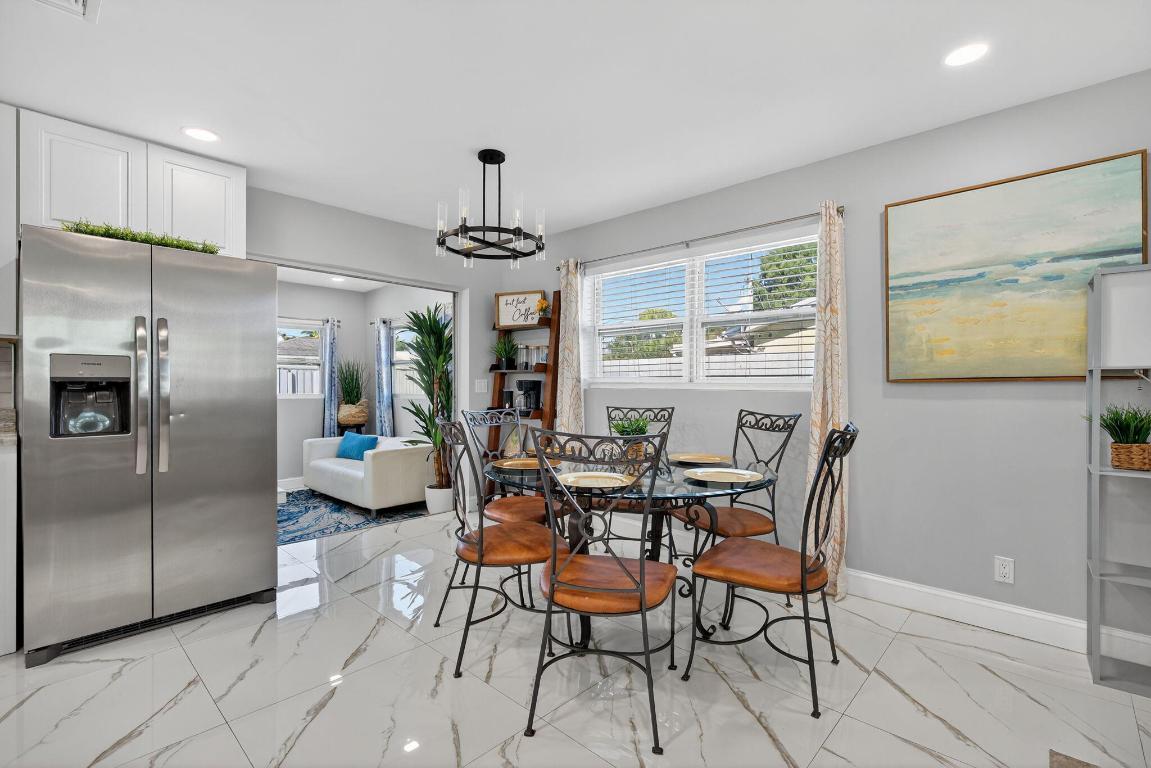 511 Iris Ave Palm Beach Gardens, FL 33410