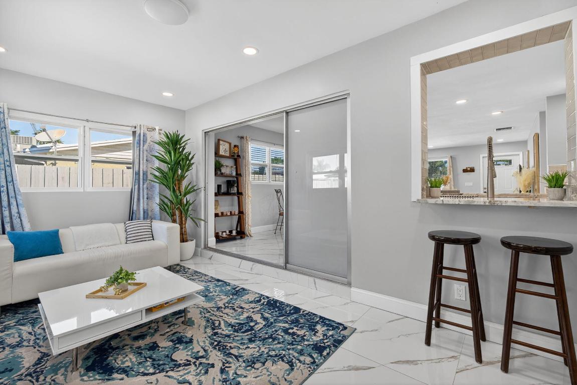 511 Iris Ave Palm Beach Gardens, FL 33410