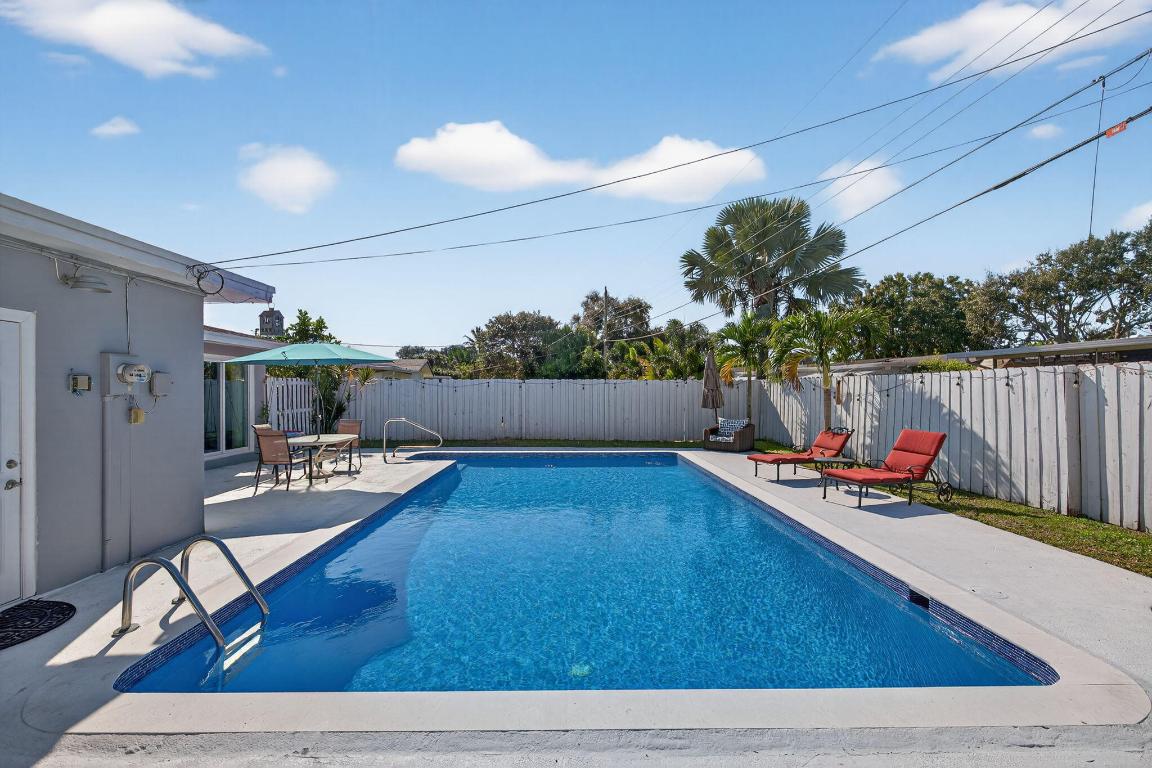 511 Iris Ave Palm Beach Gardens, FL 33410