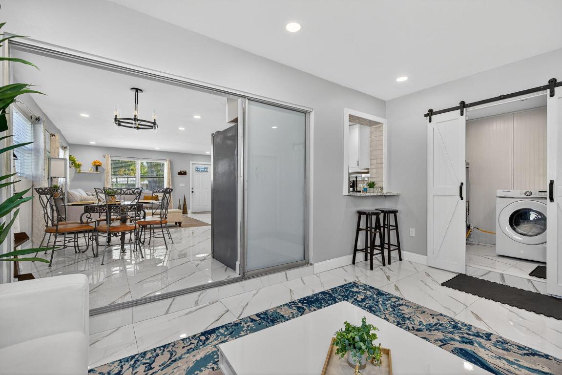 511 Iris Ave Palm Beach Gardens, FL 33410