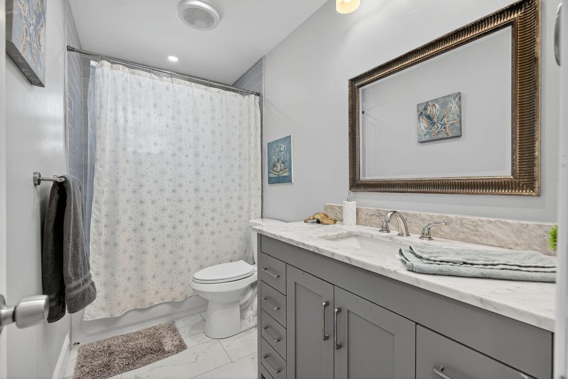 511 Iris Ave Palm Beach Gardens, FL 33410