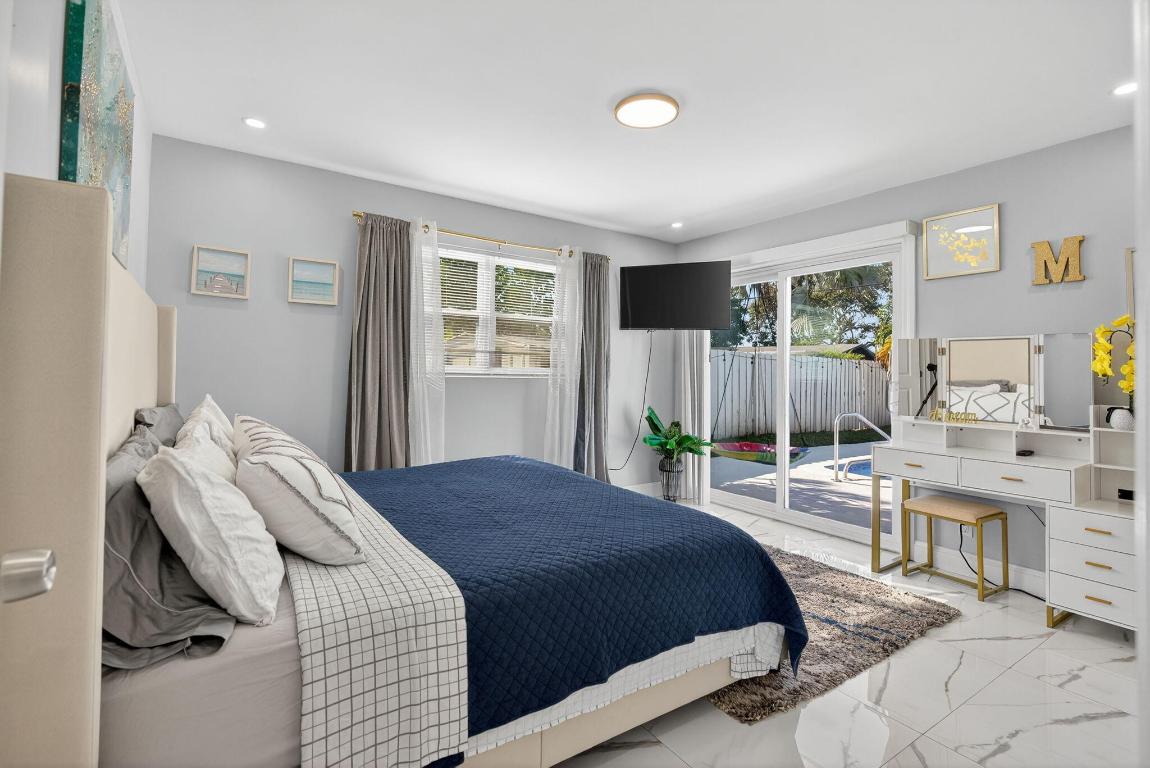 511 Iris Ave Palm Beach Gardens, FL 33410