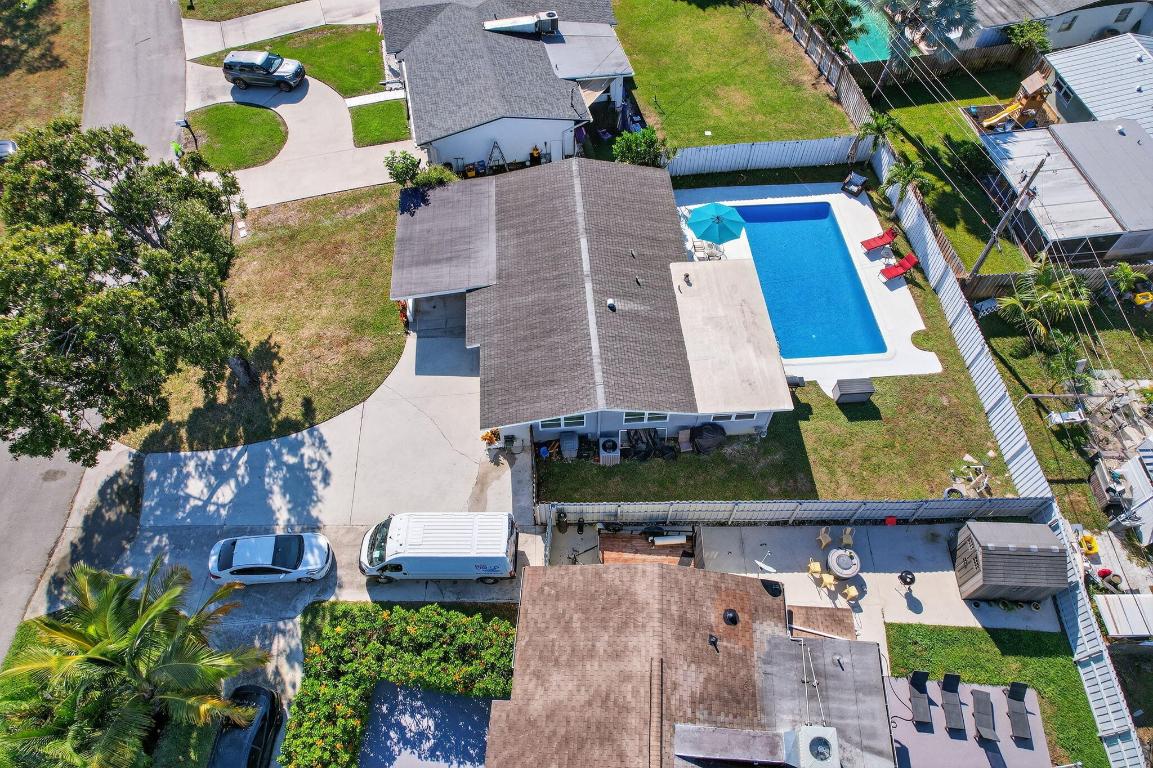 511 Iris Ave Palm Beach Gardens, FL 33410