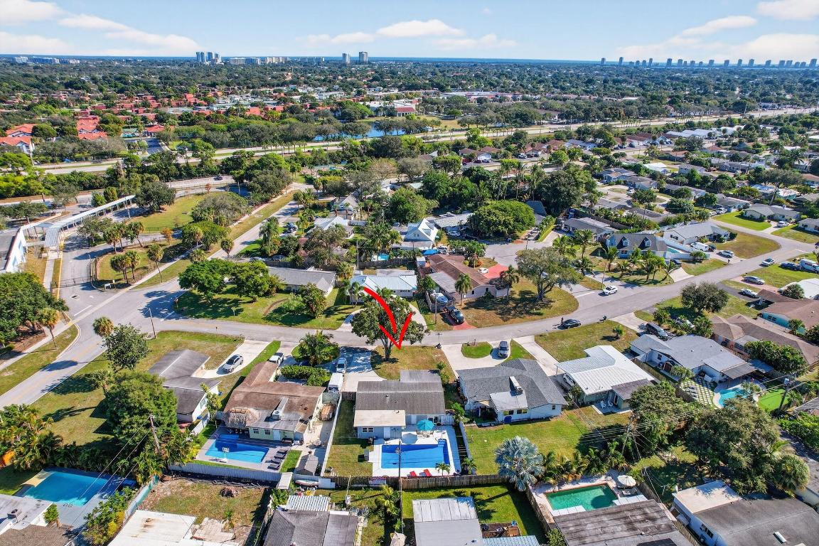 511 Iris Ave Palm Beach Gardens, FL 33410