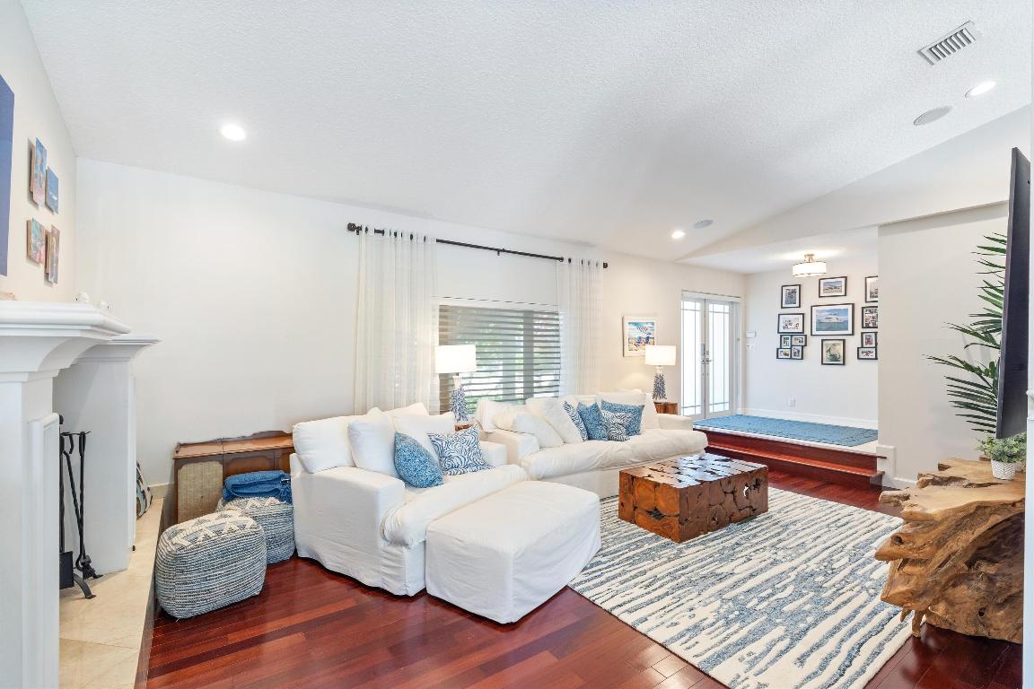 830 NE Boca Bay Colony Boca Raton, FL 33487