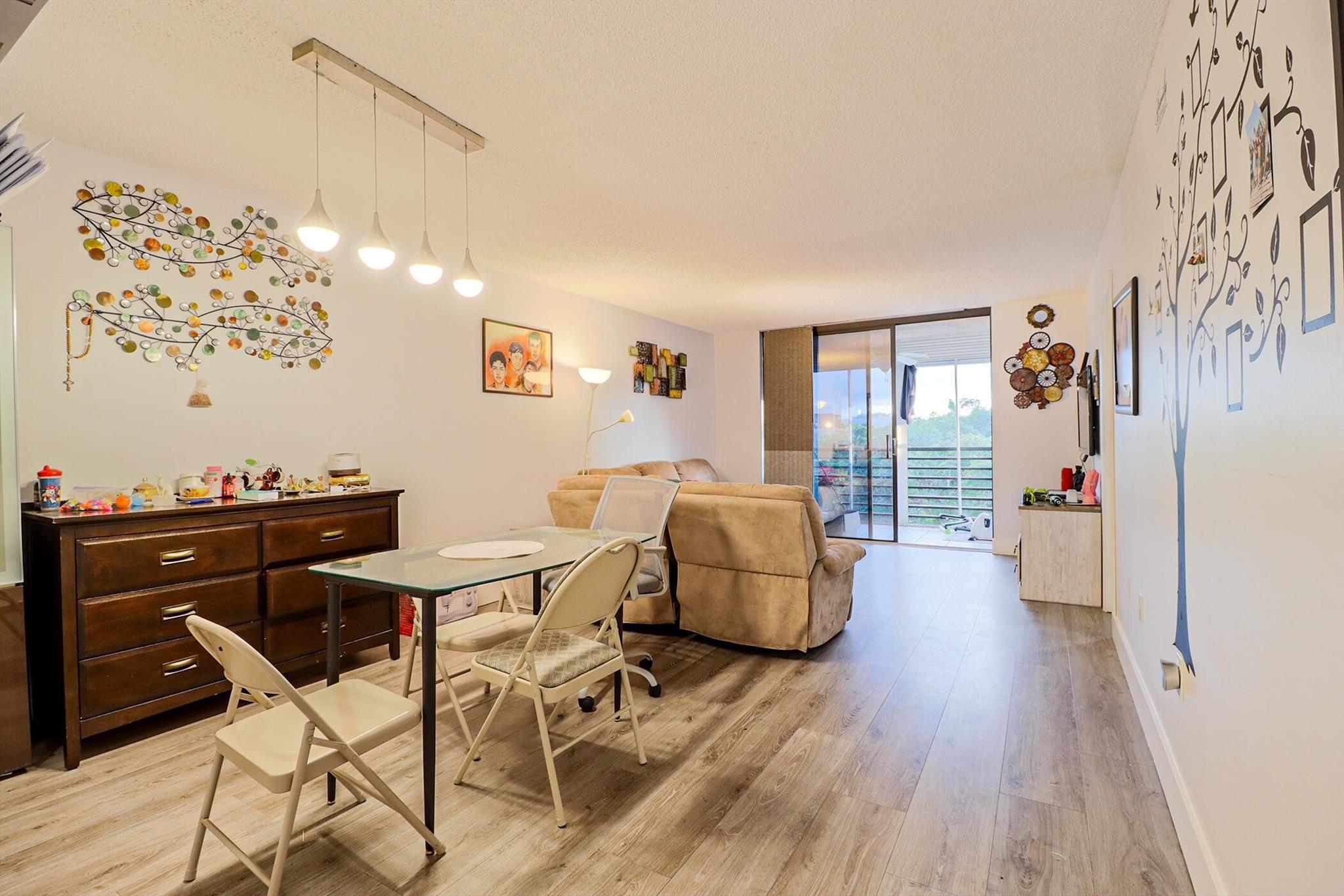 1100 Colony Pt Cir Cir #415 Pembroke Pines, FL 33026