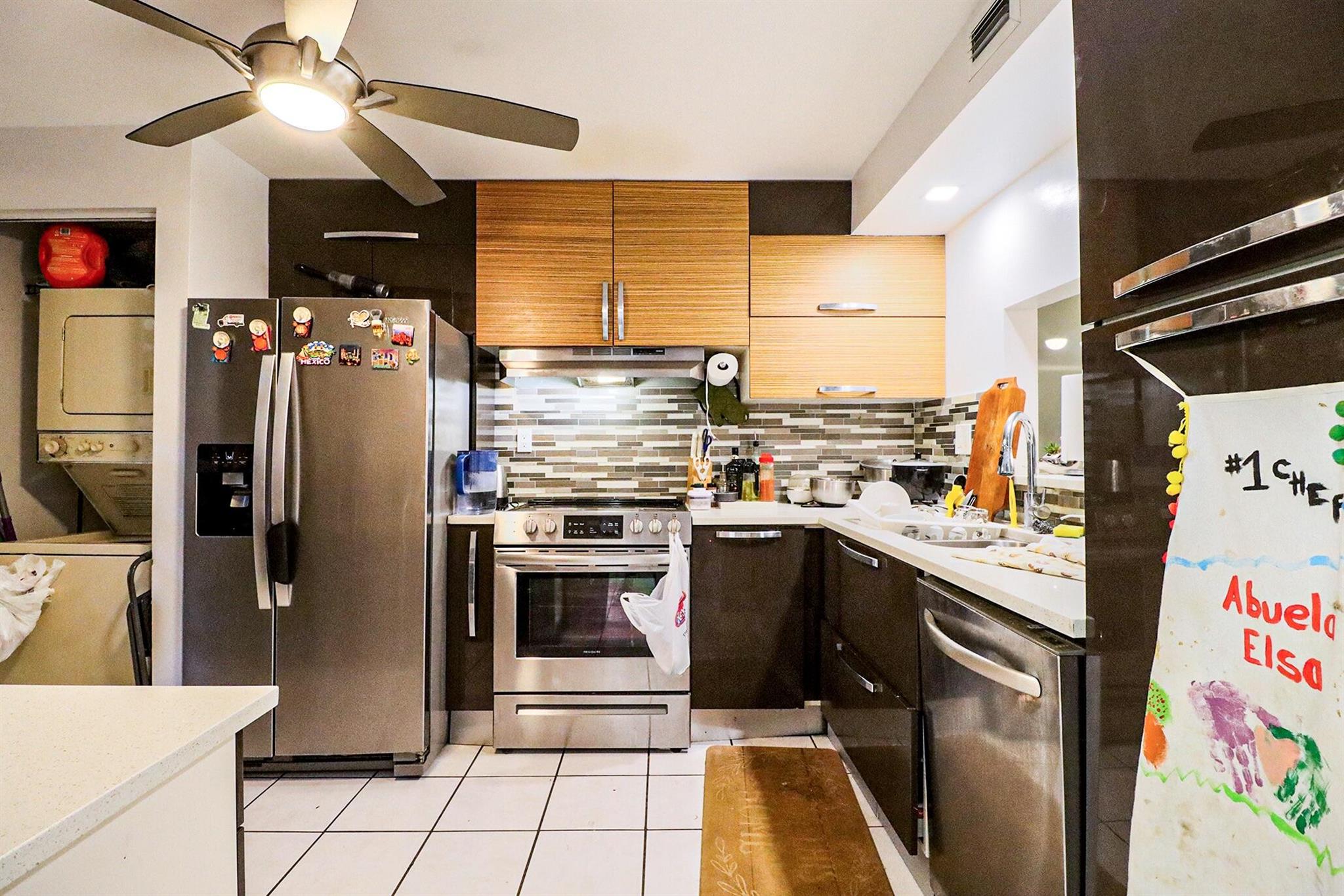 1100 Colony Pt Cir Cir #415 Pembroke Pines, FL 33026