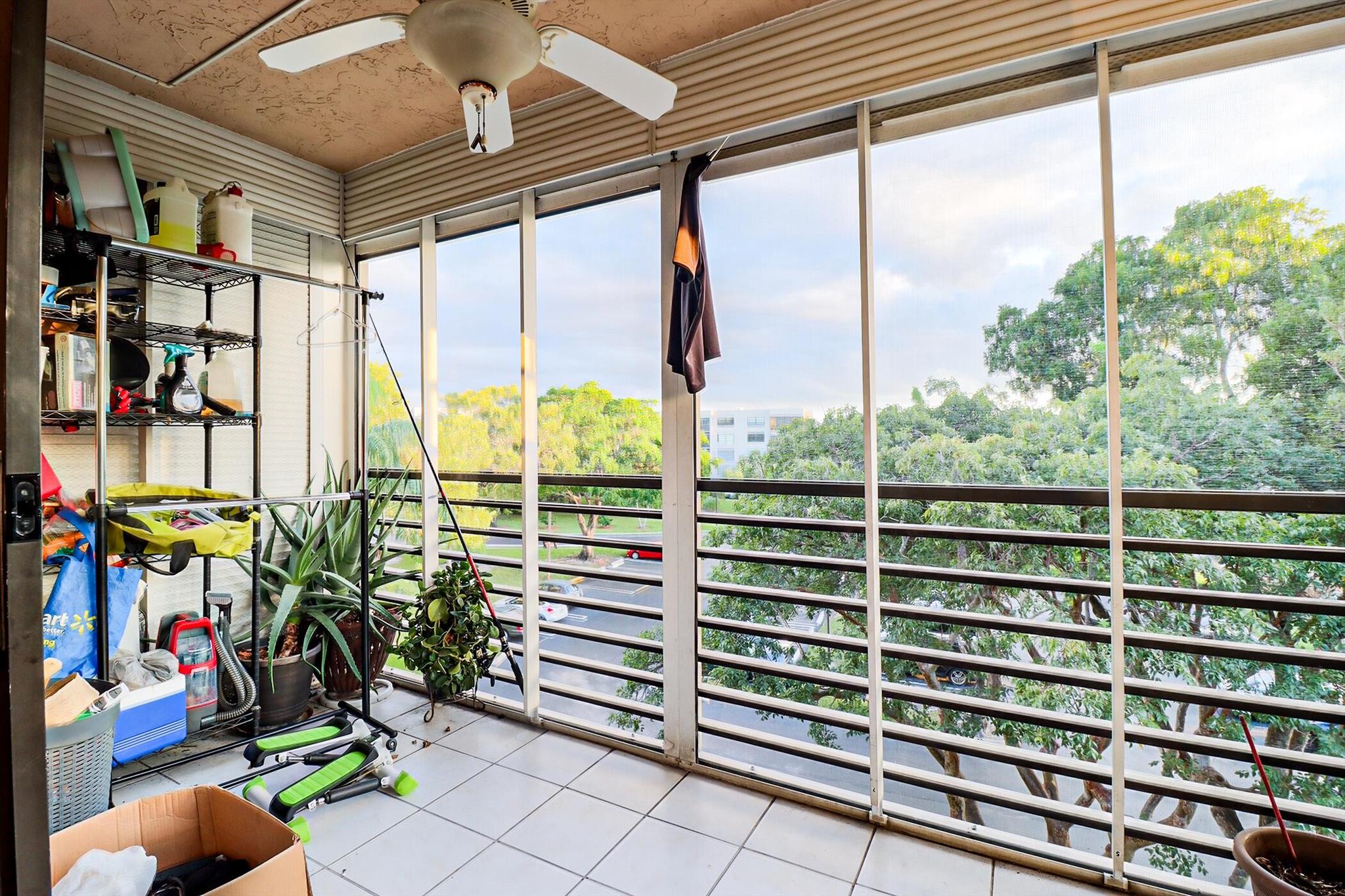 1100 Colony Pt Cir Cir #415 Pembroke Pines, FL 33026