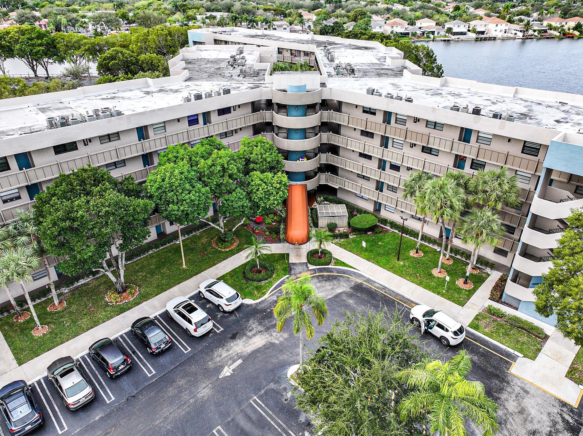 1100 Colony Pt Cir Cir #415 Pembroke Pines, FL 33026