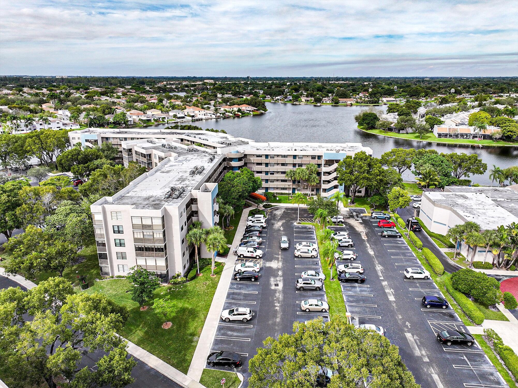 1100 Colony Pt Cir Cir #415 Pembroke Pines, FL 33026