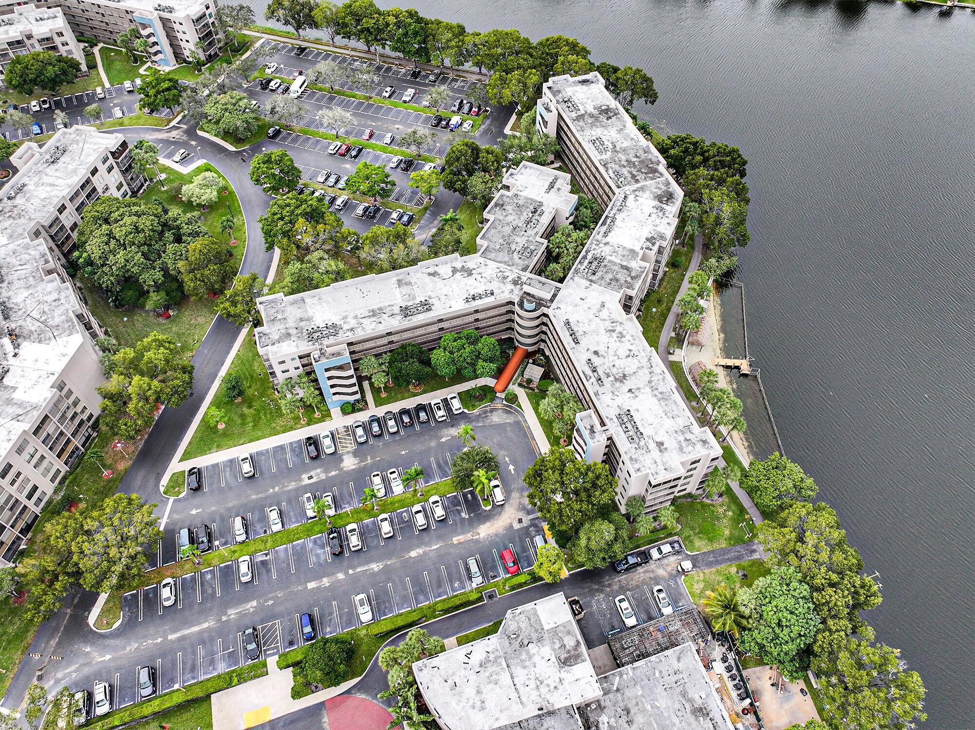 1100 Colony Pt Cir Cir #415 Pembroke Pines, FL 33026