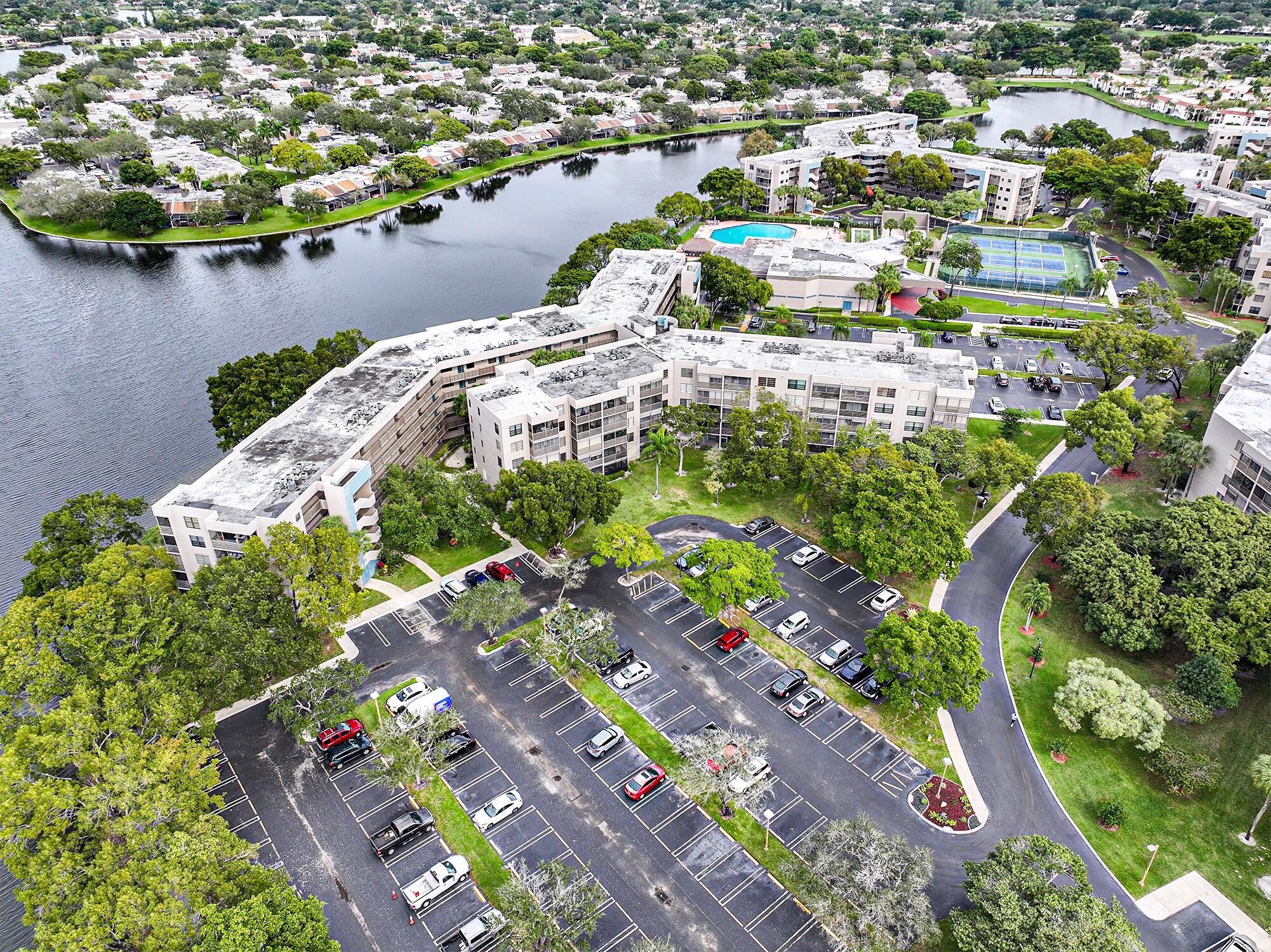 1100 Colony Pt Cir Cir #415 Pembroke Pines, FL 33026