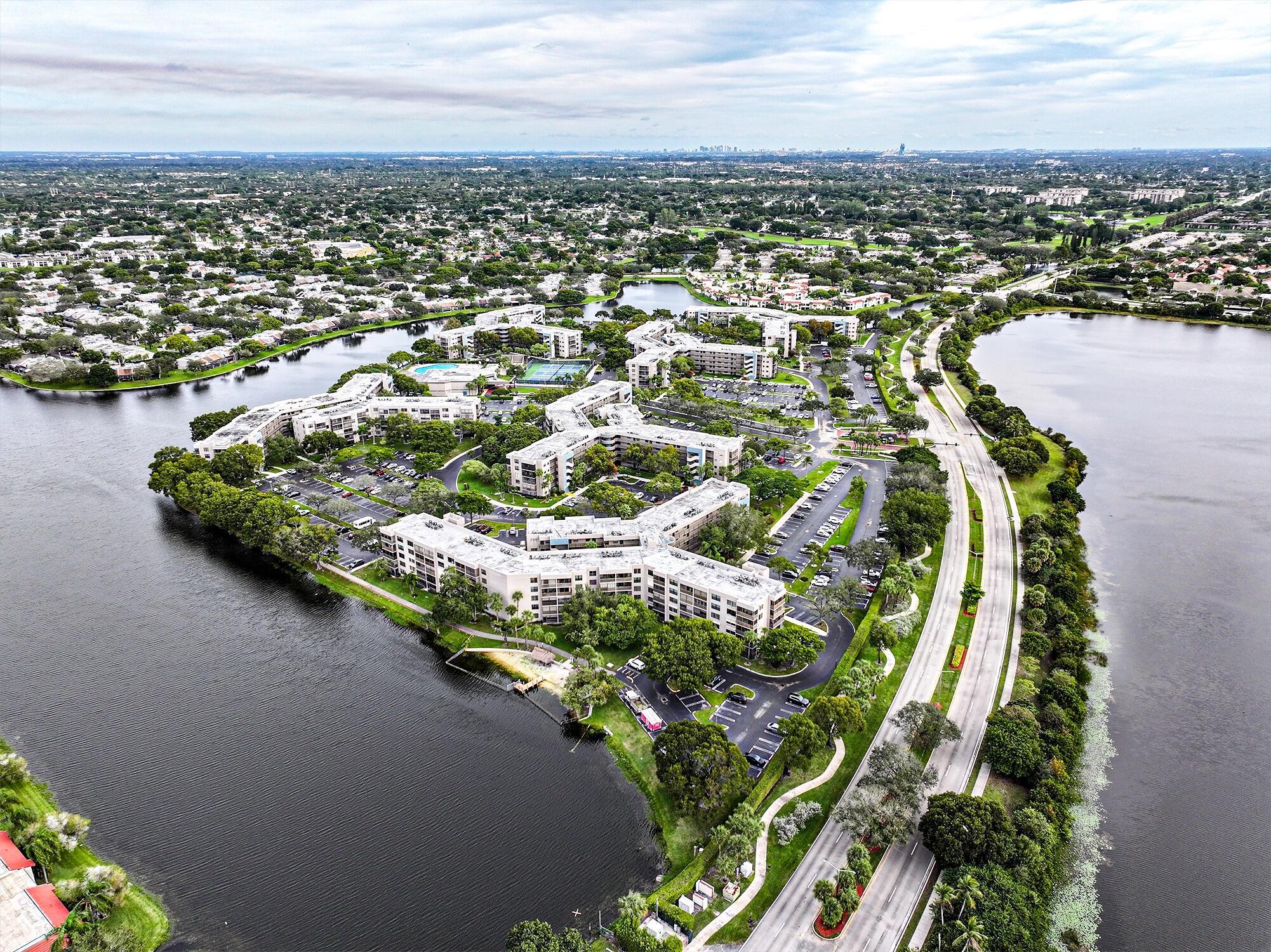 1100 Colony Pt Cir Cir #415 Pembroke Pines, FL 33026